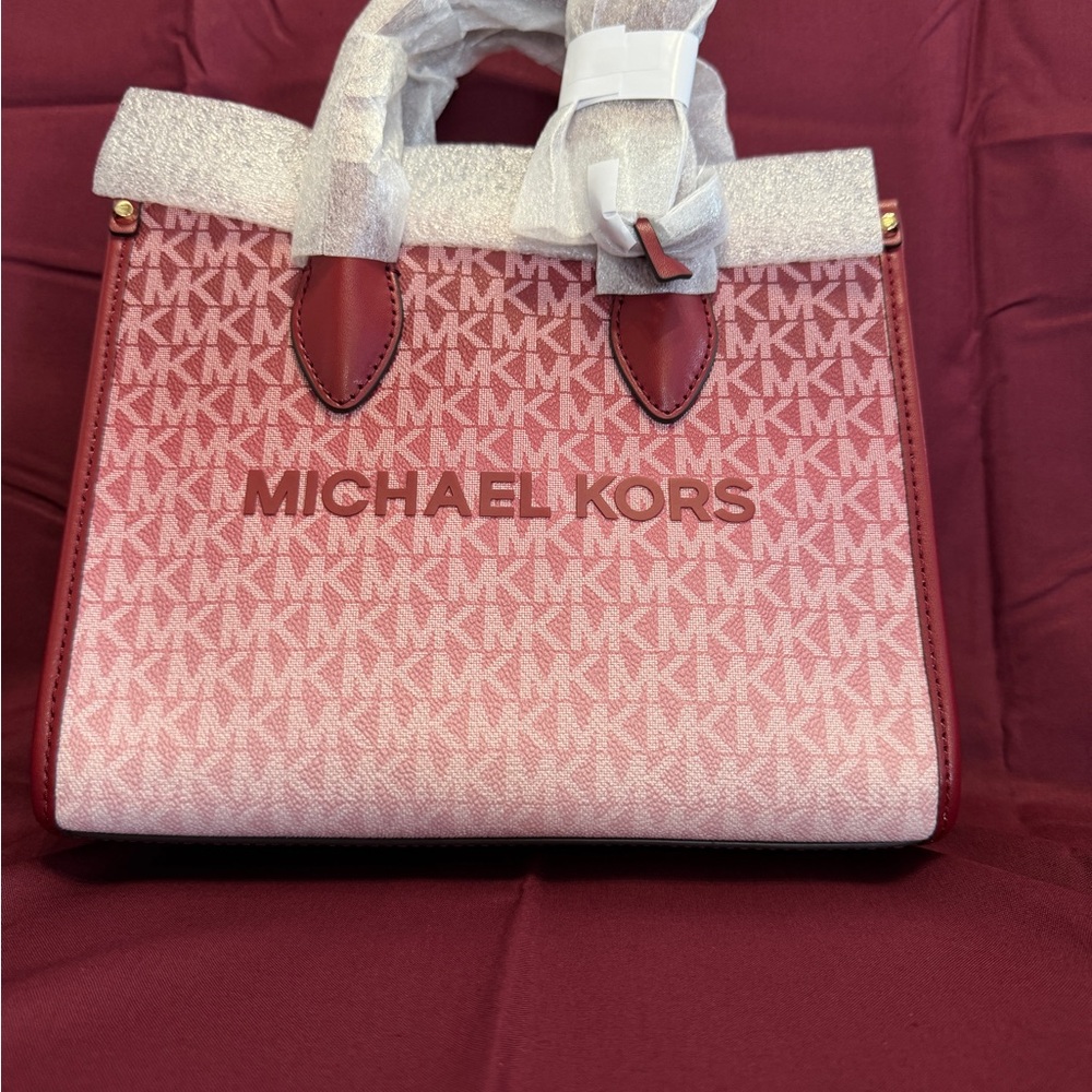 MICHAEL KORS Cherry Signature Small Tote Bag - Picture 5 of 8